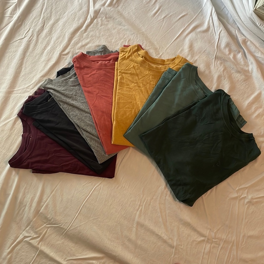 Bundle of American Eagle t-shirts